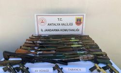Elmalı'da ruhsatsız silah operasyonu