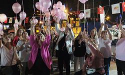 Kemer'de gökyüzü pembeye boyandı