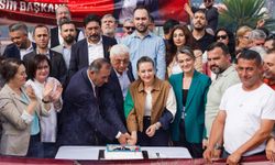 CHP Antalya, Başkan Böcek’in doğum gününü kutladı