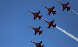 Türk Yıldızları nefesleri kesti