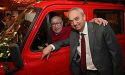'Çiçek Abbas' minibüsüyle buluştu