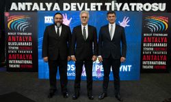 Antalya Devlet Tiyatrosu'ndan bir ilk