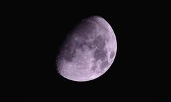 'Şişkin Ay' gökyüzünü süsledi
