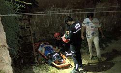 Kaleiçi'nde turist çukura düştü