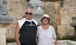 Karavanla geldiler Perge’ye hayran kaldılar