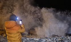 Dalgaların boyu 8 metreyi aştı