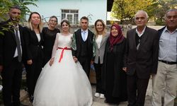 Hac parasıyla gençlere düğün yaptılar