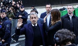 Sarkozy adli kontrol şartıyla serbest bırakıldı