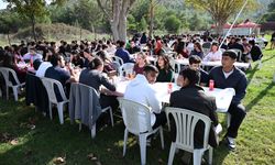 Kemer'de mangal partisi