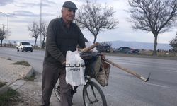 84 yaşında pedal çevirerek geçimini sağlıyor