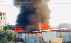 Antalya'da mobilya üretim atölyesinde yangın