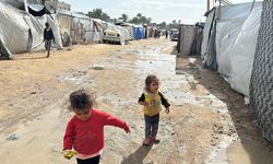 Gazze'de çadırları su bastı!