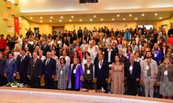 AÜ'lü profesöre ödül