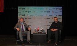 Başarıyı da anlattı iflası da