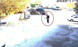 Çakmak bahanesiyle yaklaşıp bıçakladı