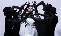 Ceylan Ertem Antalya’da hayranlarıyla buluşuyor