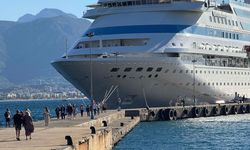 Dev kruvaziyer limana yanaştı