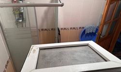 Yaşlı kadının ağzını bantlayıp altınları çaldı