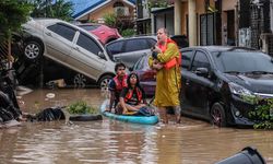 Filipinler'i Kalmaegi Tayfunu vurdu
