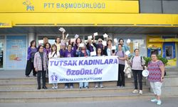 Cezaevindeki kadınlara dayanışma kartı gönderildi