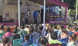 Kemer'de miniklere tiyatro şöleni