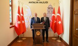 Münir Karaloğlu Antalya’ya geldi