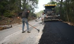 Kemer'de yollarda bakım çalışması