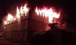 İşçilerin kaldığı konteyner alevlere teslim oldu