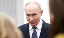 Putin: Donbass ve Novorossiya'yı ya zorla özgürleştireceğiz