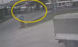 Manavgat'ta aracın yayaya çarptığı anlar kamerada