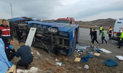 Antalya İl Jandarma Komutanlığı'na bağlı araç devrildi