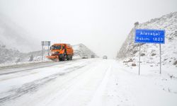 Antalya'da kar yağışı