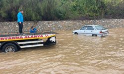 Alanya'da araçlar mahsur kaldı
