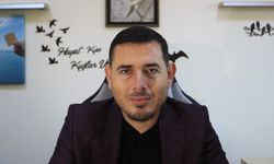 Depremde canlarını tehlikeye atıyorlar