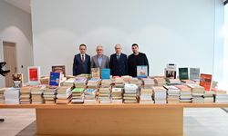 Antalya Kütüphanesi’ne 2000 kitaplık bağış