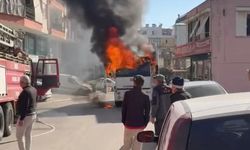 Serik'te kamyon alev alev yandı