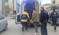 Arkadaşıyla şakalaşırken bıçağın üzerine düştü