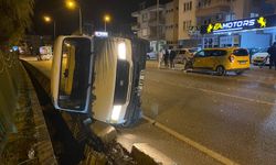 Serik'te taksi ile kamyonet çarpıştı