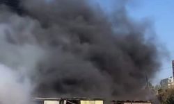 İşçilerin kaldığı konteyner alevlere teslim oldu