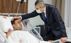 Vurulan okul müdürü Bakan Tekin'le görüştü