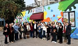 Muratpaşa Belediyesi'nden kadınlara kapı süsü atölyesi