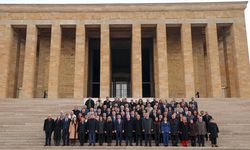 Özgür Özel, Anıtkabir'i ziyaret etti