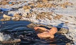 'Buz adam' soğuğa meydan okudu