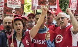 Geçinemeyenler sokağa iniyor