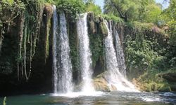 Antalya'da ziyaretçi akınına uğradı