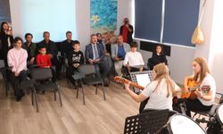 Hayırseverden Kemer'e müzik sınıfı