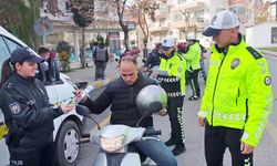 Sürücülere kask dağıtıldı