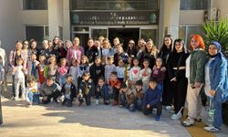 Minik okurlar, kütüphanede yazarla buluştu