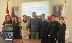 Serik'te öğrencilerden örnek davranış