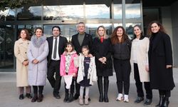 Özgür Özel, Ferdi Zeyrek'in kızlarını okula götürdü